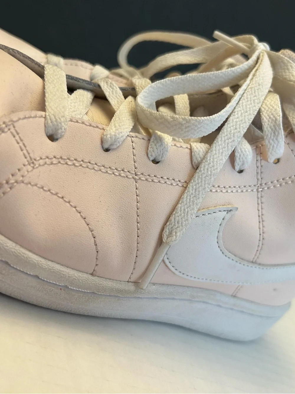 Nike Women’s Nike Blazer Mid brand new size 8 color rose pink and white